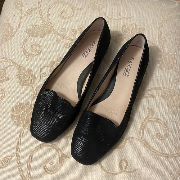 Diana Ferrari Shoes - ✨HOST PICK✨ Diana Ferrari Black Square Toe Flats